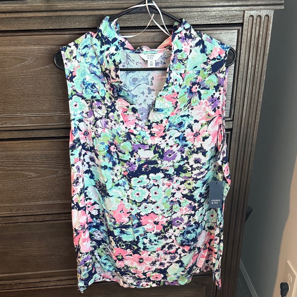 Floral Sleeveless Crown & Ivy Top